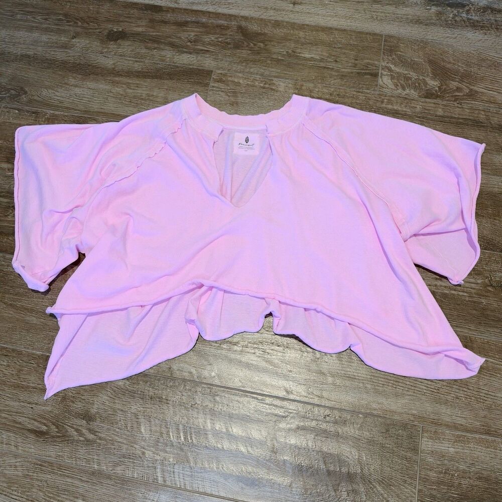 Free People Movement size S Pink Reflect Tee Oversize Boxy Cropped V-neck FP